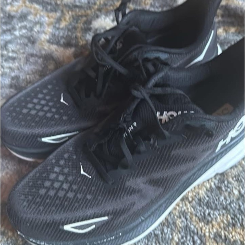 HOKA Clifton 9 13 wide